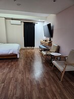 Central Plaza Hotel
