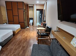 Central Plaza Hotel