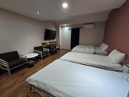 Central Plaza Hotel
