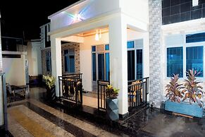 The Moon Geust House