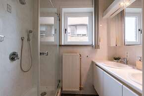 Huswell - Family Apartment With Parking