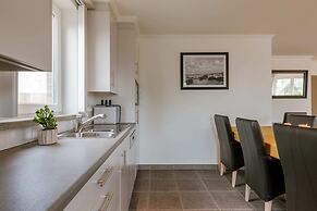 Huswell - Family Apartment With Parking