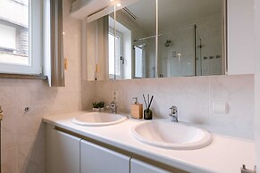 Huswell - Family Apartment With Parking