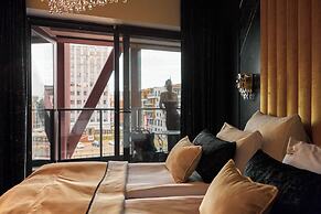 Granaria Premium River View by Downtown Apartments