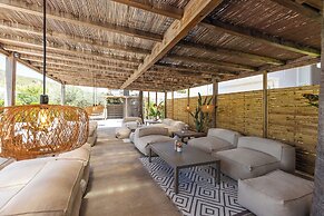 SES VELES IBIZA HOUSE