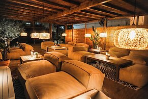SES VELES IBIZA HOUSE