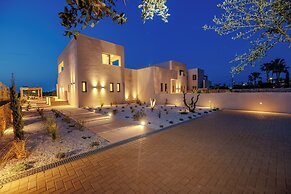 Sokratis LocoLux Villas & Suites