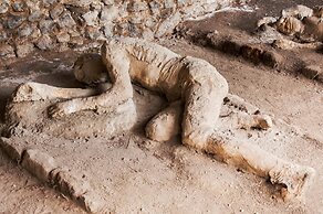 Core Amalfitano Pompeii City Suites