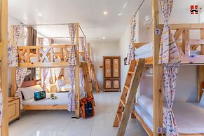 Moustache Hostel Bir