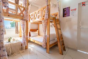 Moustache Hostel Bir