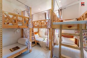 Moustache Hostel Bir