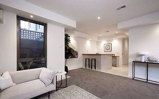 Bayside 4 bed in Sandringham w Spa and Sunset Views