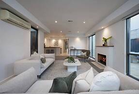 Bayside 4 bed in Sandringham w Spa and Sunset Views