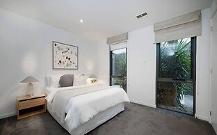 Bayside 4 bed in Sandringham w Spa and Sunset Views