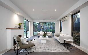 Bayside 4 bed in Sandringham w Spa and Sunset Views