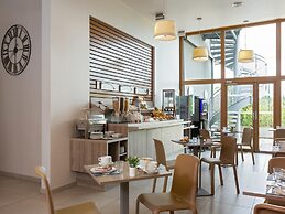 Apartment Near Geneva With Parking