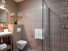Apartment Near Geneva With Parking