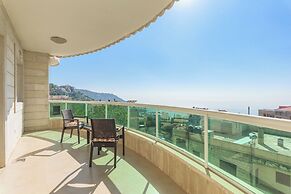 Glint 3-Bedroom Apartment & Balcony in Aley