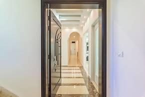 Glint 3-Bedroom Apartment & Balcony in Aley