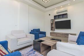 Glint 3-Bedroom Apartment & Balcony in Aley