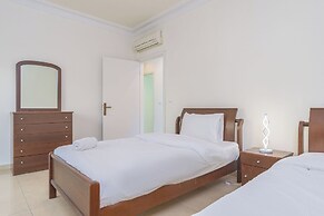 Glint 3-Bedroom Apartment & Balcony in Aley