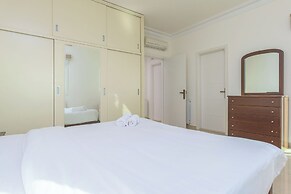 Glint 3-Bedroom Apartment & Balcony in Aley