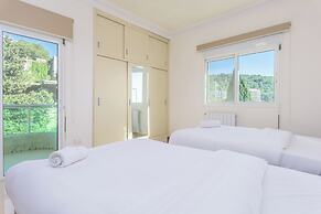 Glint 3-Bedroom Apartment & Balcony in Aley