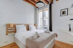 Athos I Stylish 1BR Home on the Rive Gauche