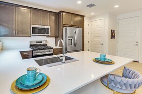 Lake + Mtn Views: Modern Apache Junction Getaway