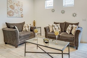 Lake + Mtn Views: Modern Apache Junction Getaway