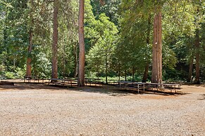 Community Lake Access: Peaceful Cabin in Sonora!