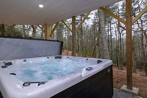 Boone Getaway Dog Friendly Hot Tub Fire Pit