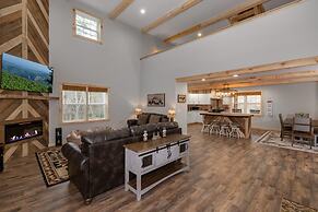Boone Getaway Dog Friendly Hot Tub Fire Pit