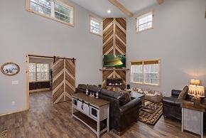 Boone Getaway Dog Friendly Hot Tub Fire Pit