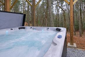 Boone Getaway Dog Friendly Hot Tub Fire Pit