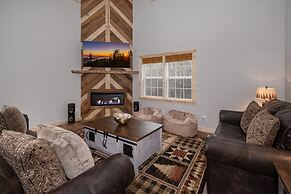 Boone Getaway Dog Friendly Hot Tub Fire Pit