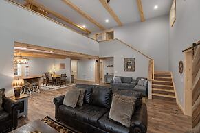 Boone Getaway Dog Friendly Hot Tub Fire Pit