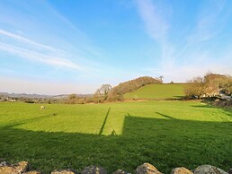 5 Belper Lane End