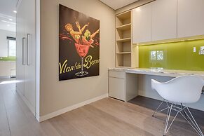 Spacious 2-bed Apartment Close to City