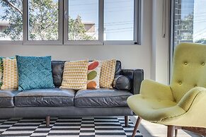 Spacious 2-bed Apartment Close to City