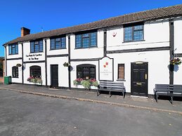 6 Brook Court