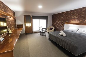 Donald Motor Lodge