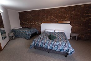Donald Motor Lodge