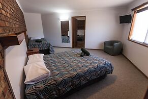 Donald Motor Lodge
