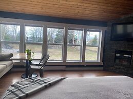Smokey Hollow Motel & Resort