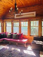 Smokey Hollow Motel & Resort