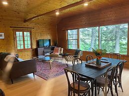 Smokey Hollow Motel & Resort