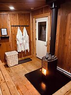 Smokey Hollow Motel & Resort