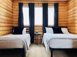 Smokey Hollow Motel & Resort