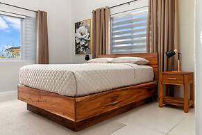 3rd Floor Condo Richmond Estate Beach Access Pool